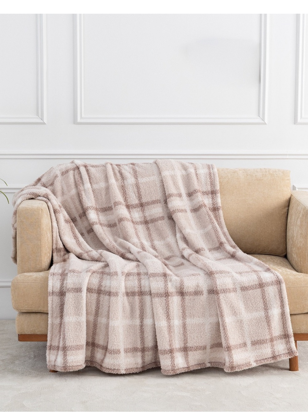 NWT Berkshire Plush Plaid Throw Cream Blanket